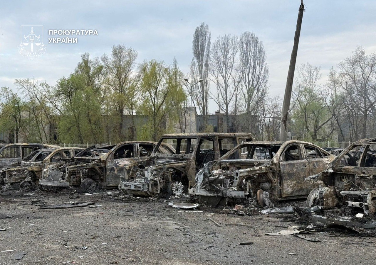 РФ била по гостиницам, домам и детской площадке, много жертв: все об атаке на Киев, Днепр, Одессу